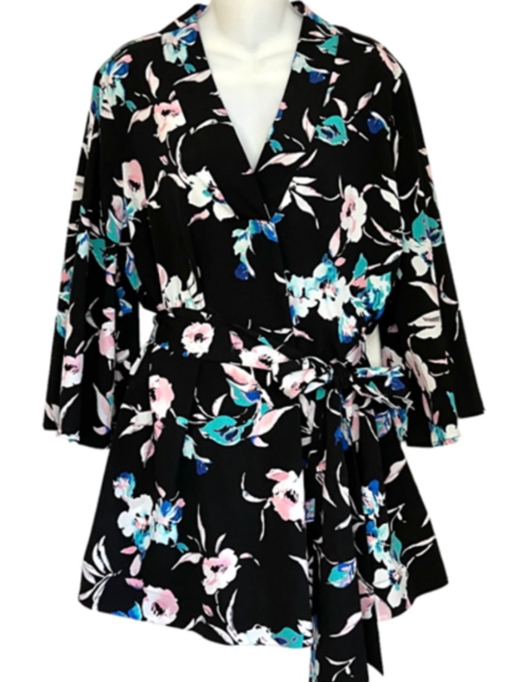 Like New Lane Bryant Tie Waist Tunic Top Black with floral Size 14/16